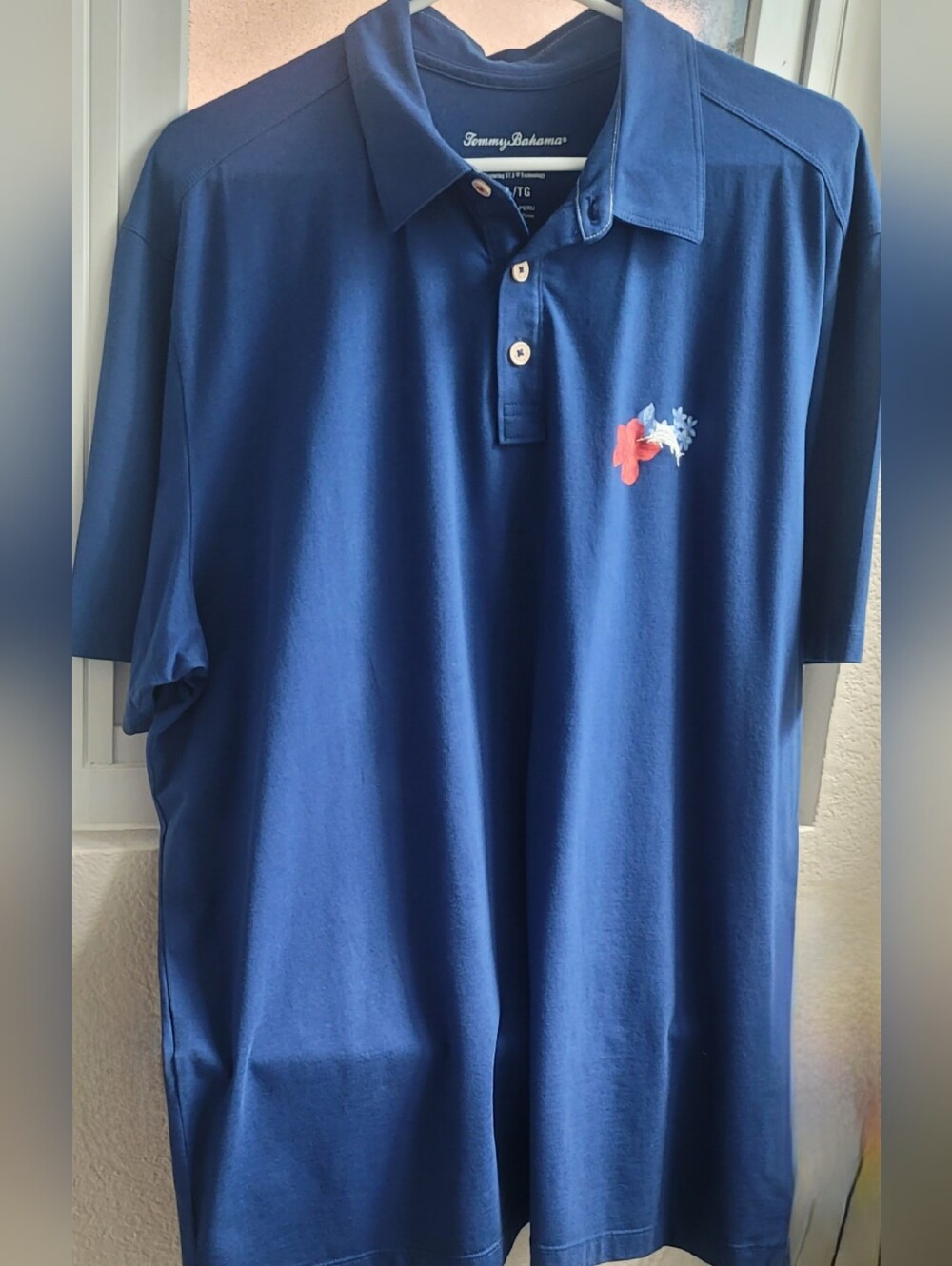 Tommy Bahama Mens Golf Pro Polo Hula Back Design and Marlin Floral Logo